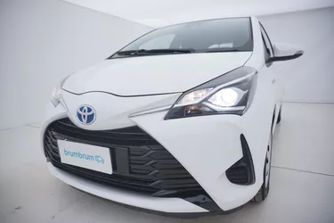 Toyota Yaris Hybrid Cool 1.5 Full Hybrid 101CV Automatico Visione frontale