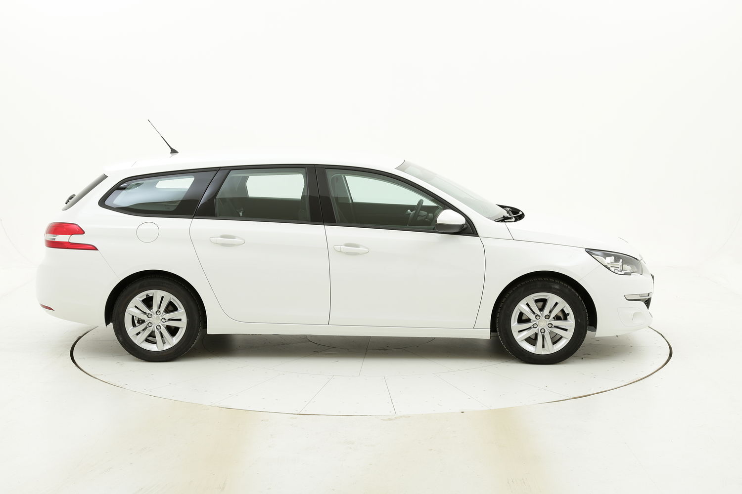 Peugeot 308 usata del 2017 con 86.944 km