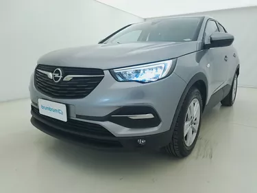 Opel Grandland Business Edition AT8 1.5 Diesel 131CV Automatico Visione frontale