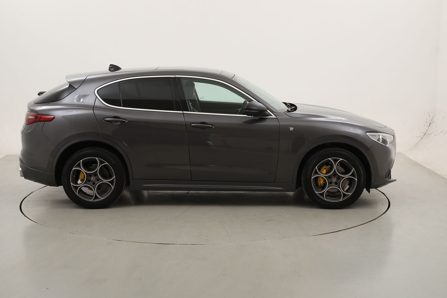 Alfa Romeo Stelvio TI Q4 AT8 usata del 2021 con 105.652 km