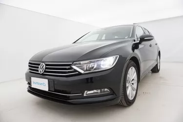 Volkswagen Passat Variant Business DSG 2.0 Diesel 150CV Automatico Visione frontale