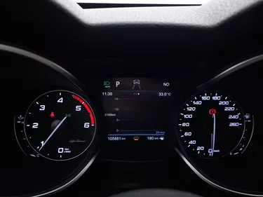 Alfa Romeo Stelvio Executive AT8 Q4 2.1 Diesel 210CV Automatico Interni