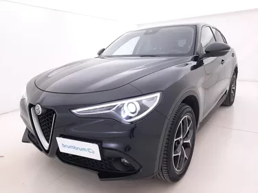 Alfa Romeo Stelvio Executive AT8 Q4 2.1 Diesel 210CV Automatico Visione frontale