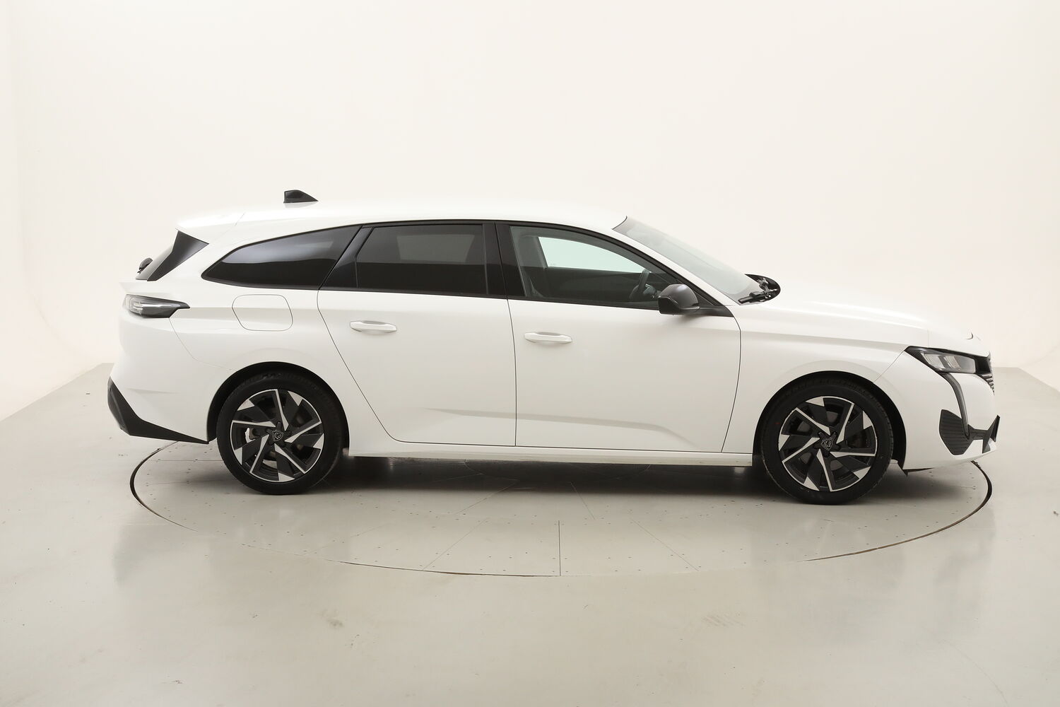 Peugeot 308 SW Allure Pack EAT8 usata del 2022 con 72.892 km