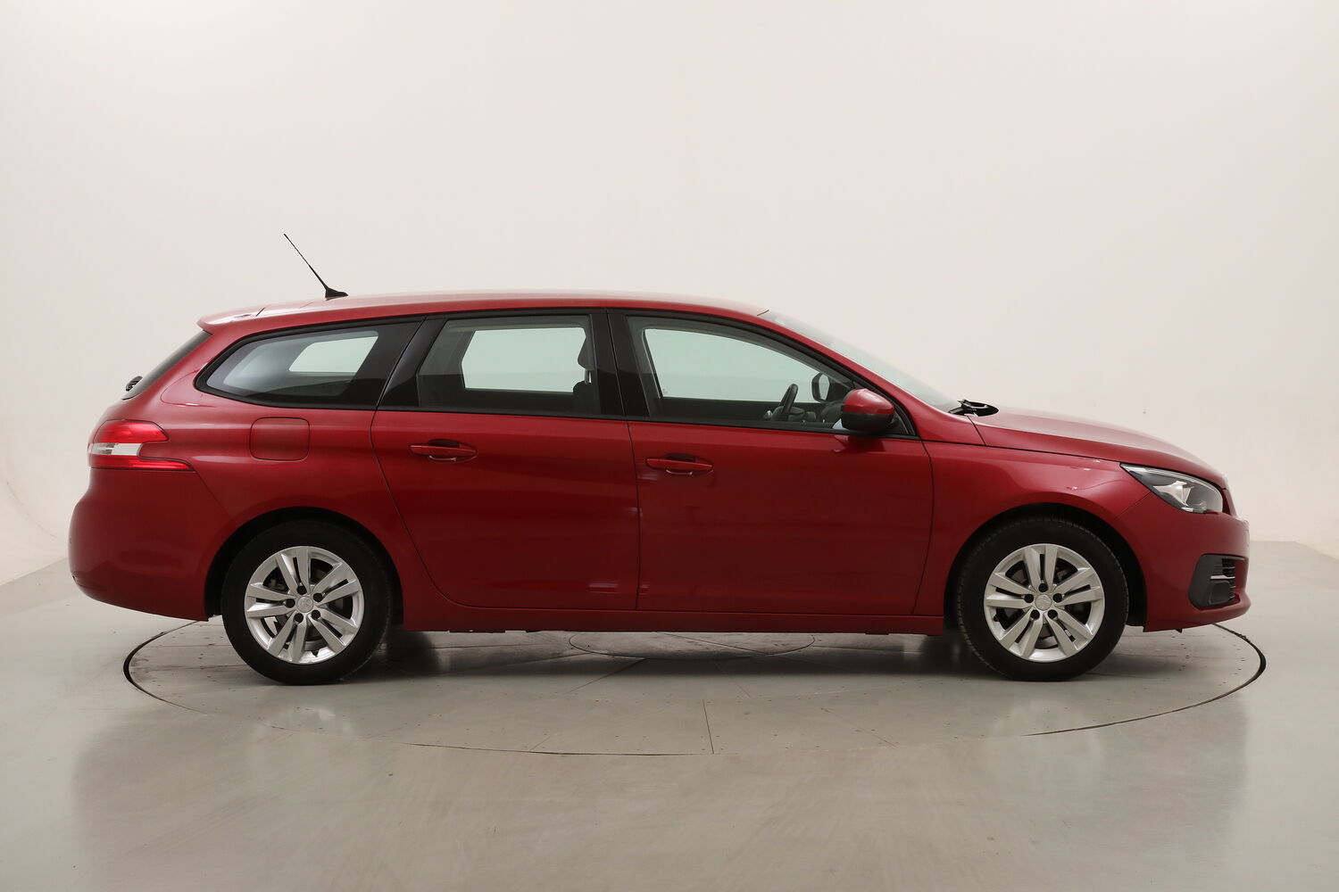 Peugeot 308 SW Business usata del 2019 con 126.828 km