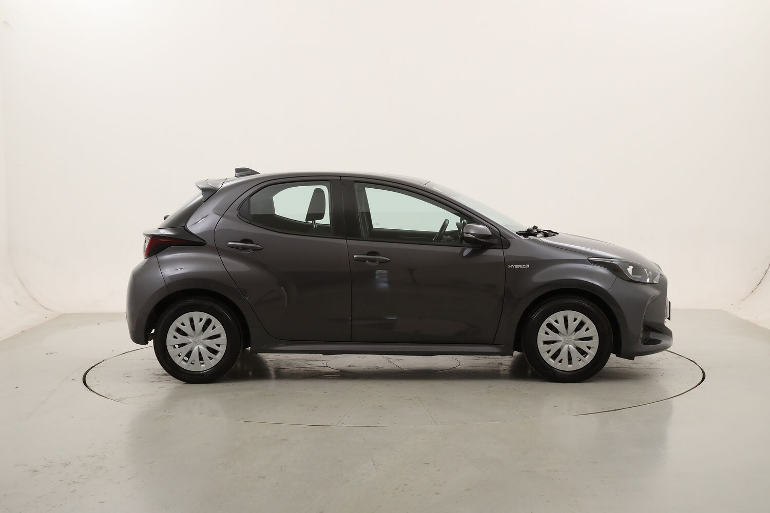 Toyota Yaris Hybrid Business usata del 2021 con 97.670 km