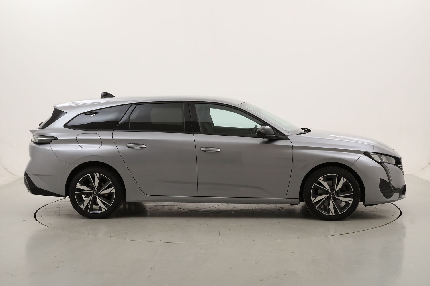 Peugeot 308 SW Allure EAT8 usata del 2022 con 101.636 km
