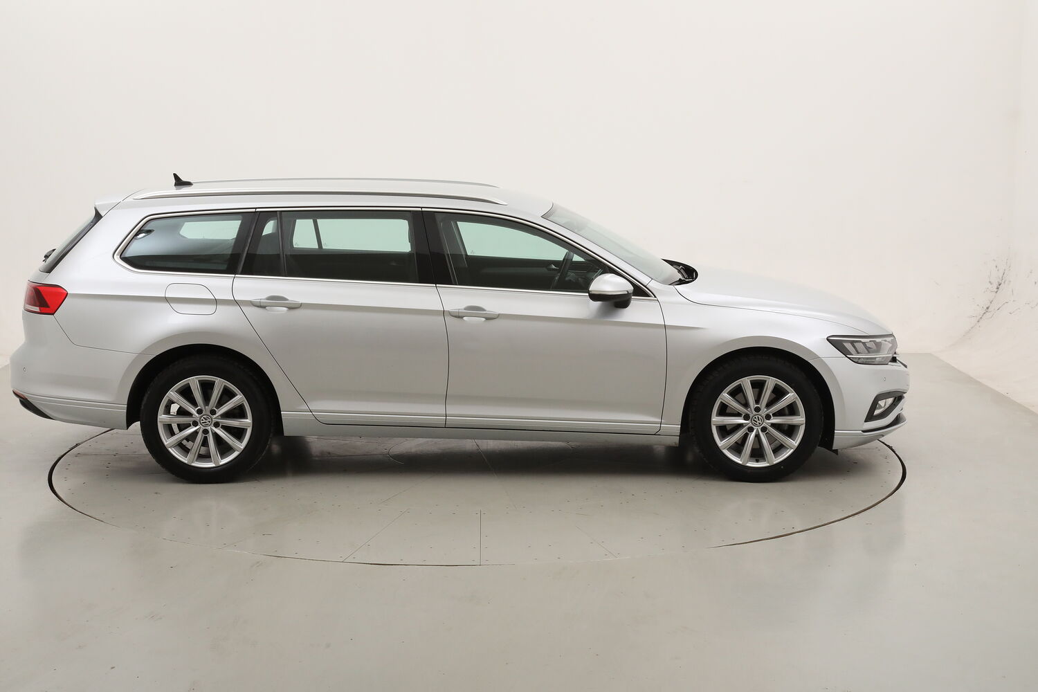 Volkswagen Passat Business DSG usata del 2020 con 97.797 km