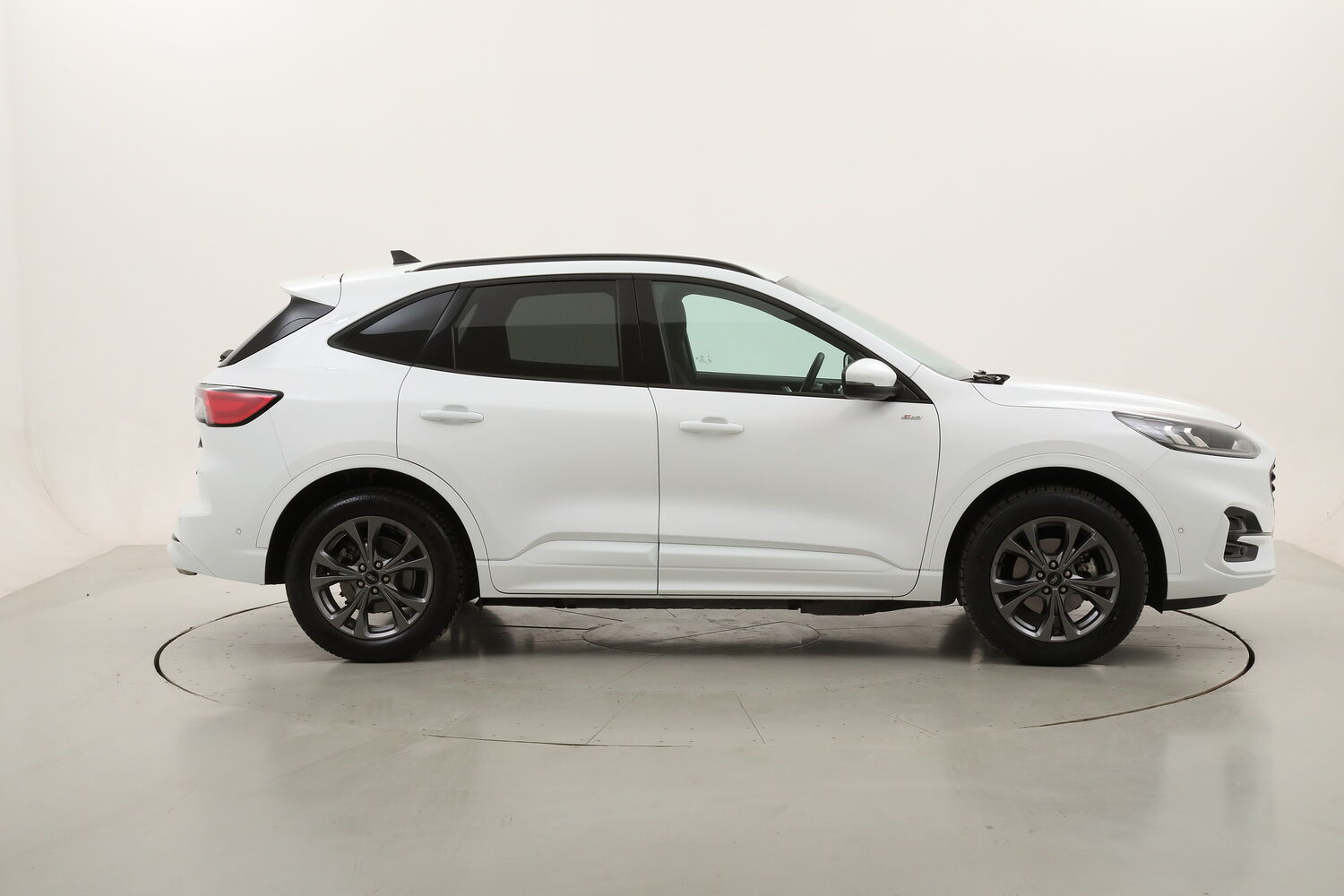 Ford Kuga PHEV ST-Line usata del 2022 con 65.500 km