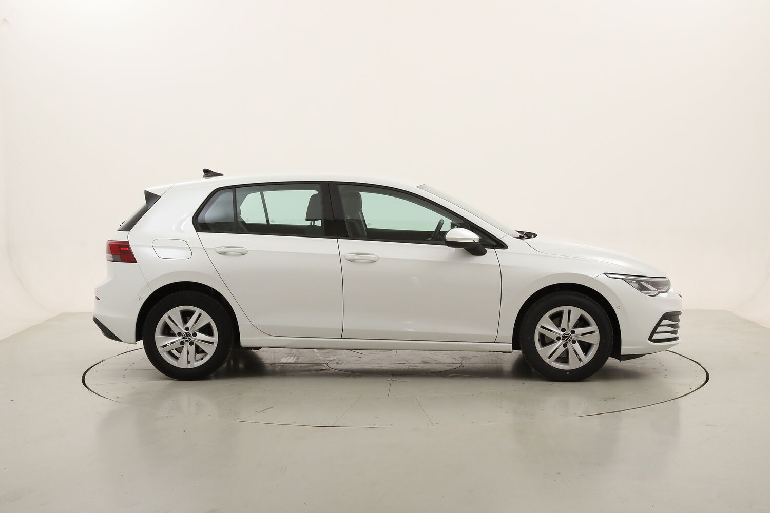 Volkswagen Golf Life DSG usata del 2023 con 36.169 km