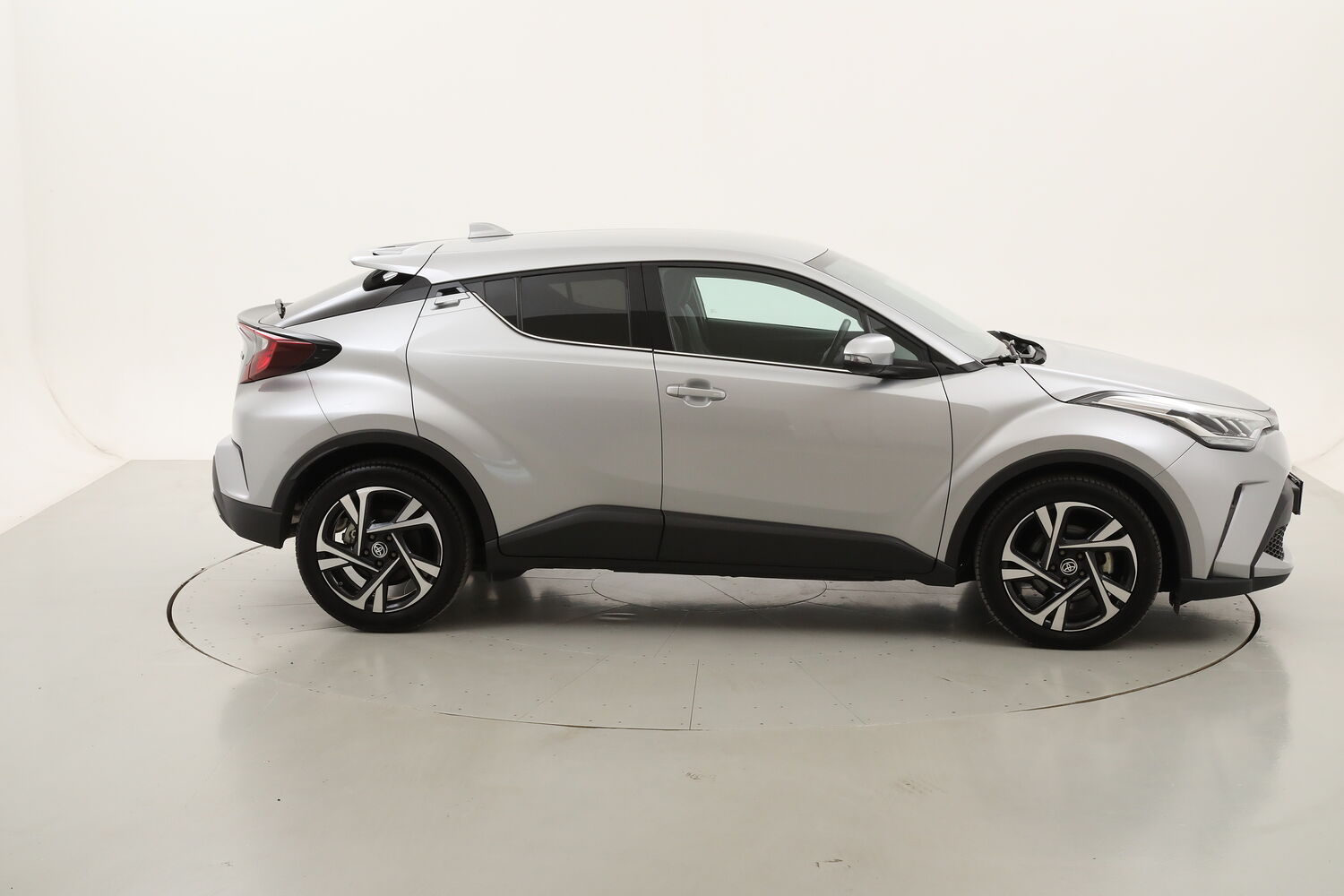 Toyota C-HR Hybrid Morebusiness usata del 2024 con 10.919 km