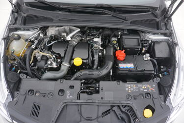 Renault Clio Vano motore Vano motore di Renault Clio