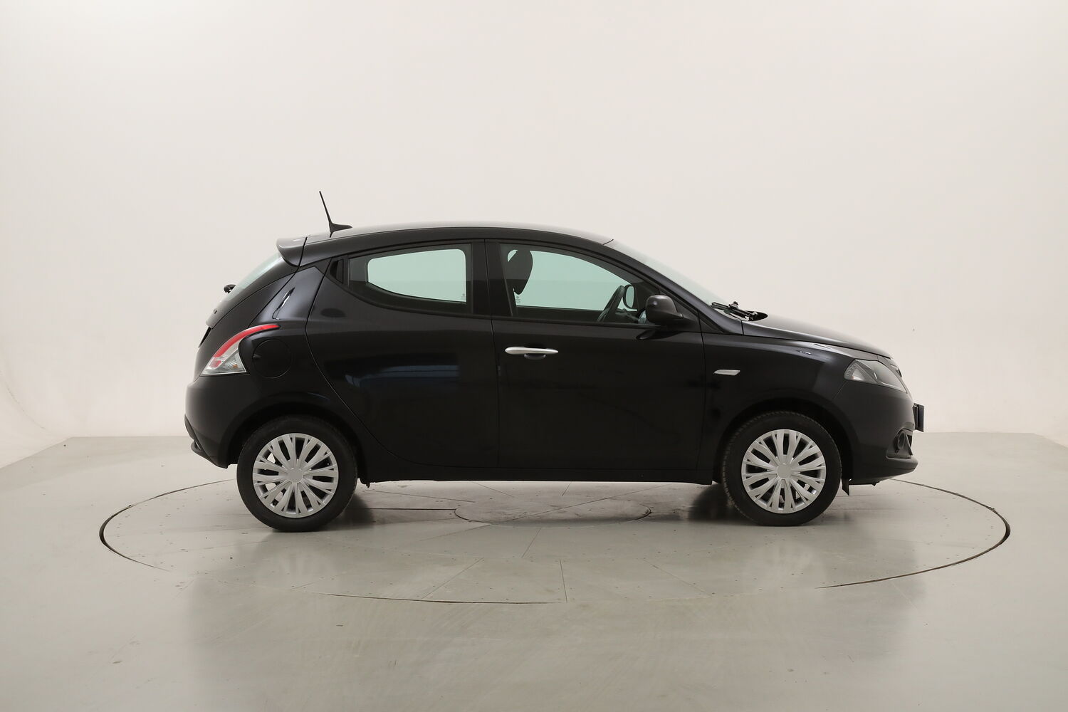 Lancia Ypsilon Hybrid Gold usata del 2023 con 63.426 km