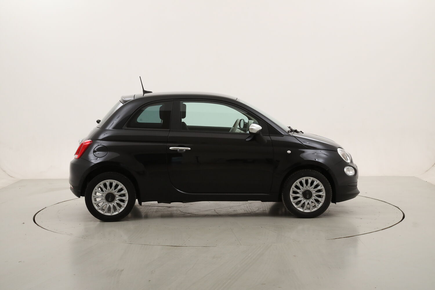 Fiat 500 Hybrid usata del 2023 con 27.754 km