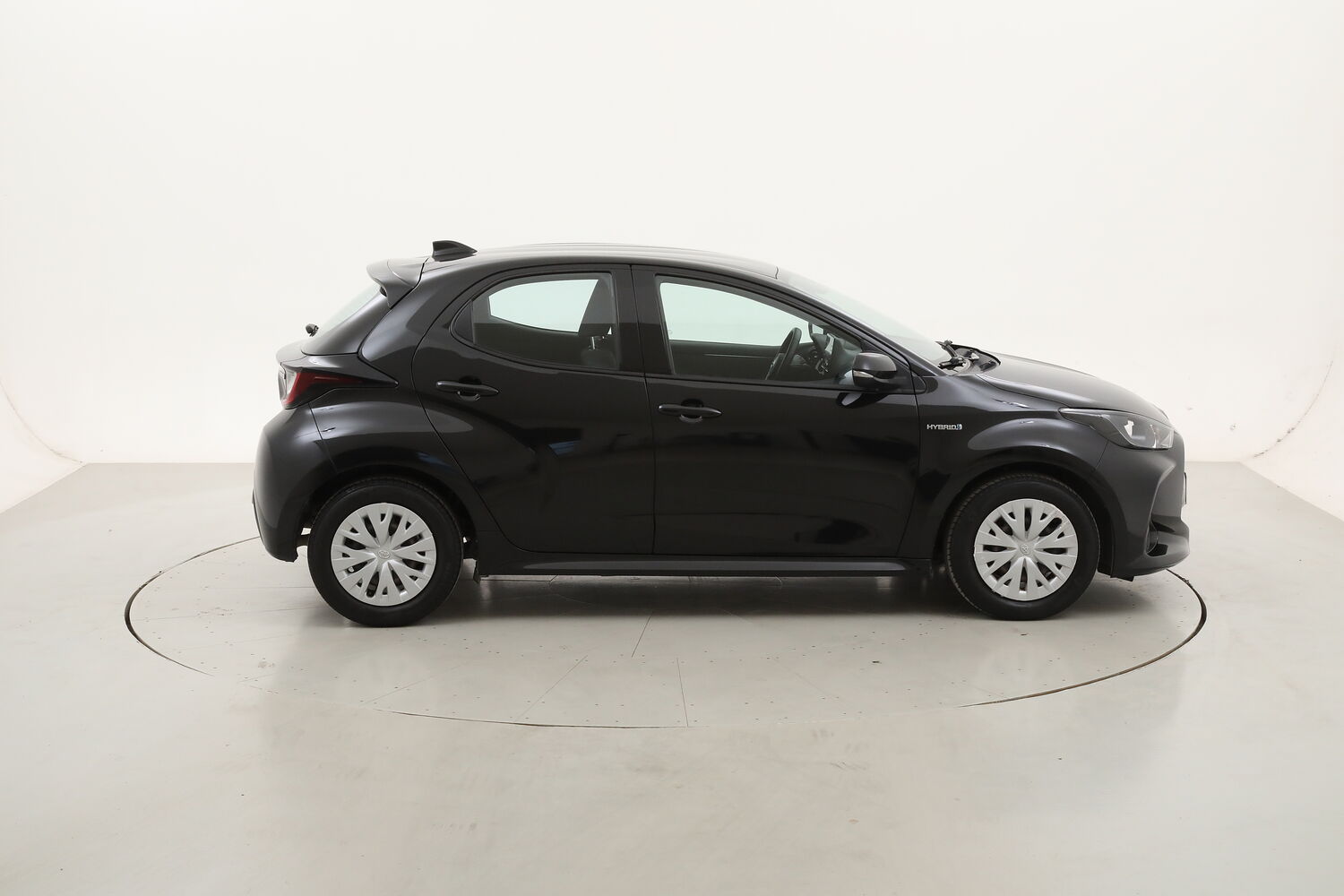Toyota Yaris Hybrid Business usata del 2021 con 97.922 km