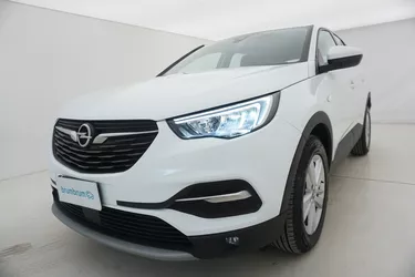 Opel Grandland Elegance 1.5 Diesel 131CV Manuale Visione frontale