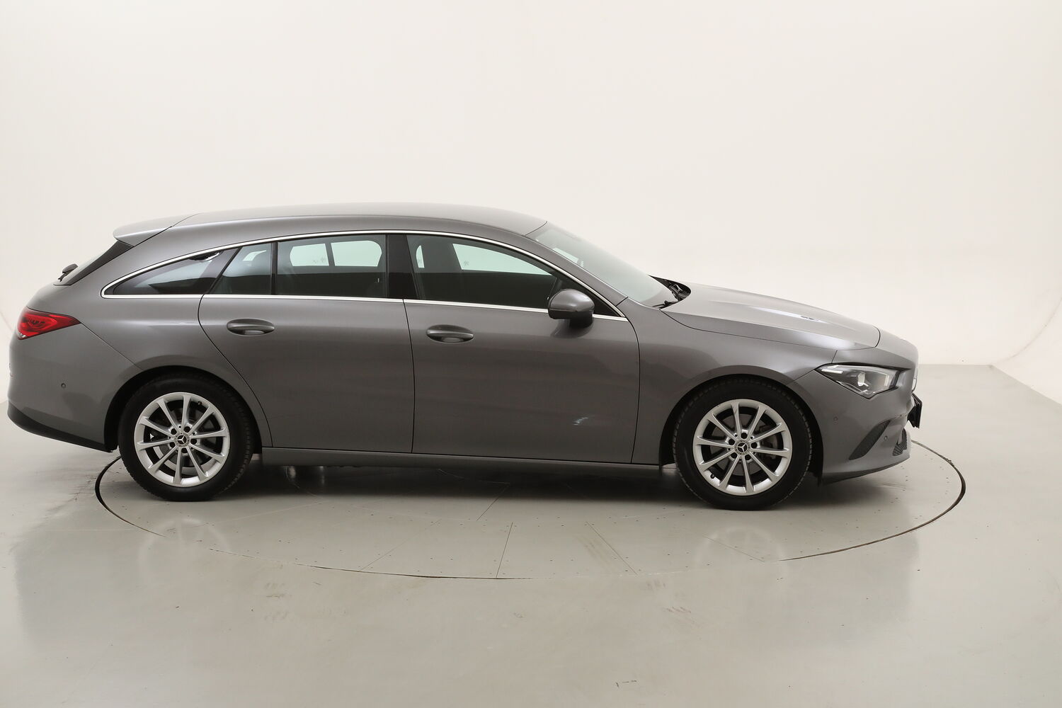 Mercedes CLA 180d Shooting Brake Business Extra Auto usata del 2021 con 113.729 km