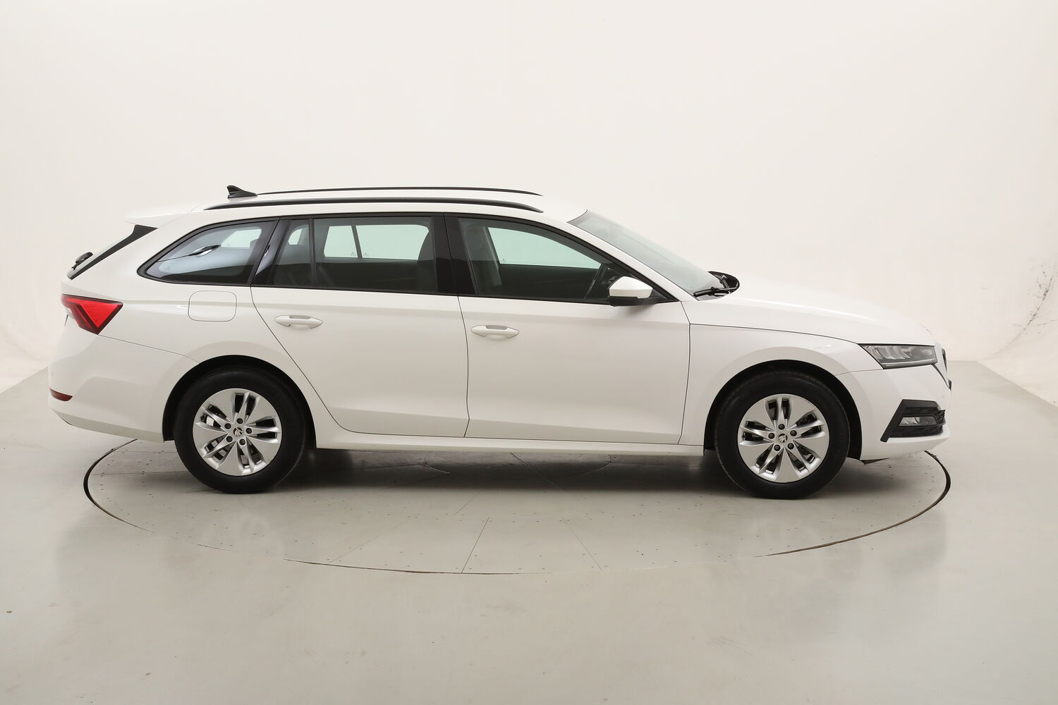 Skoda Octavia Wagon Ambition DSG usata del 2022 con 65.575 km