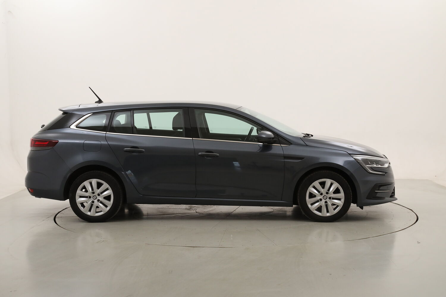 Renault Megane Sporter Equilibre EDC usata del 2023 con 122.641 km