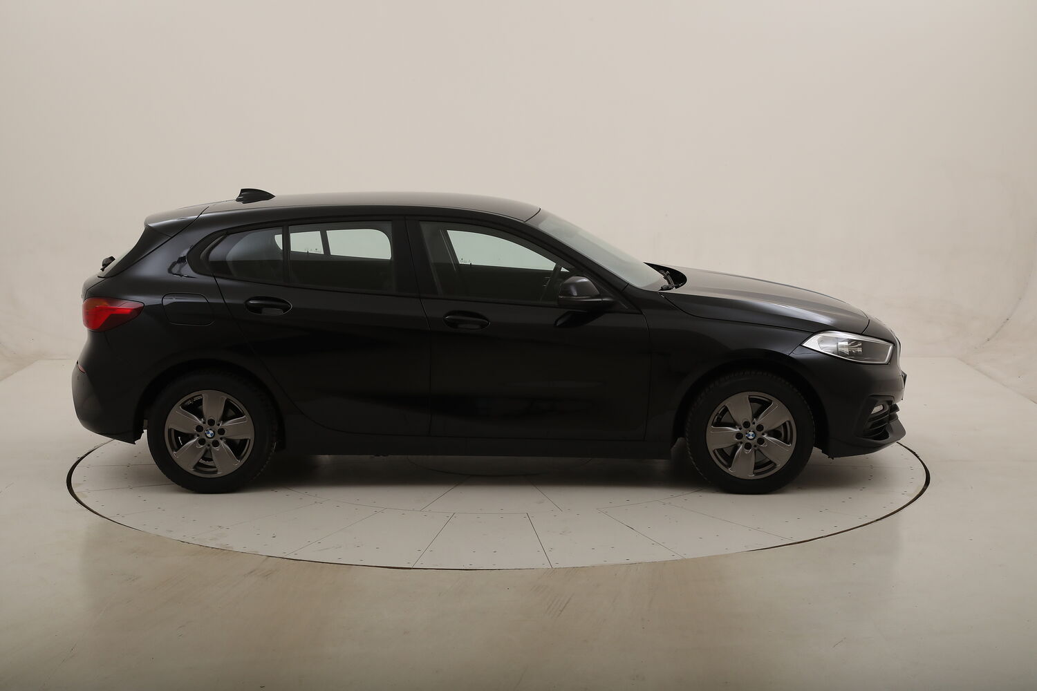 BMW Serie 1 118i Business Advantage usata del 2020 con 67.270 km