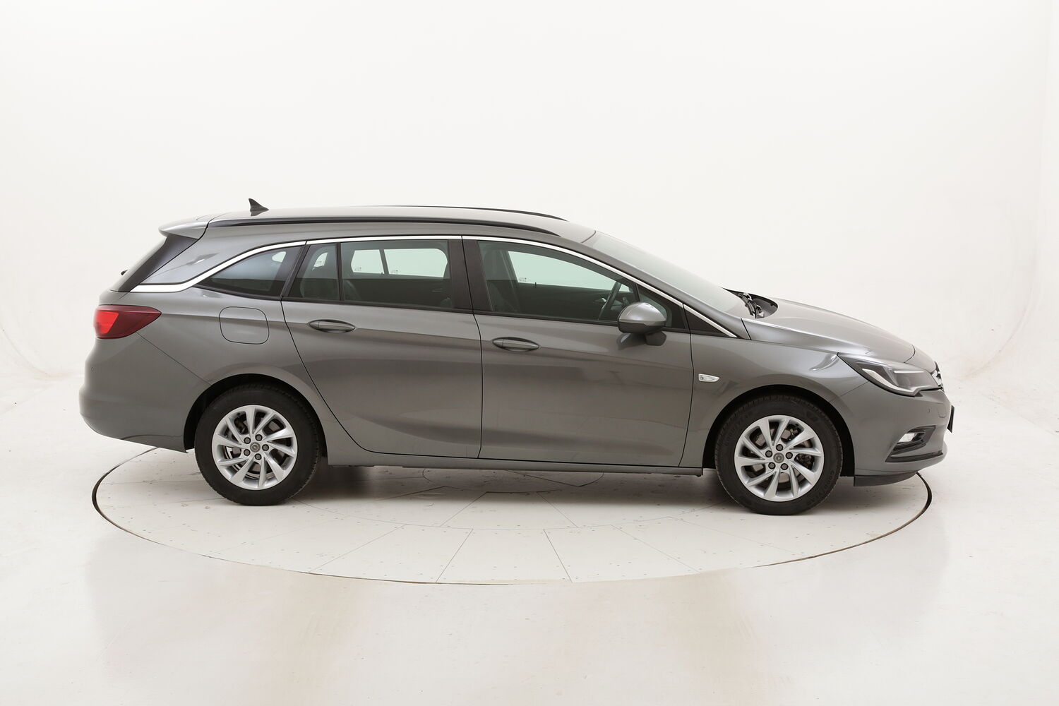 Opel Astra ST Business Aut. usata del 2018 con 98.677 km