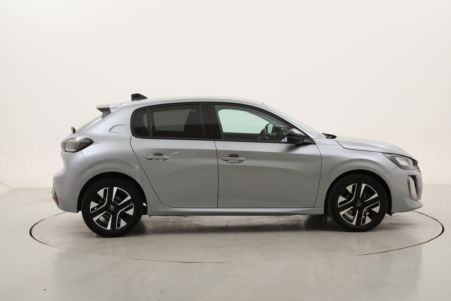 Peugeot 208 Allure usata del 2025 con 22.343 km