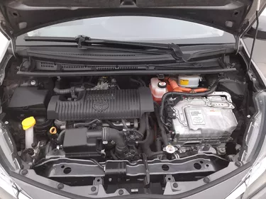Toyota Yaris Hybrid Business 1.5 Full Hybrid 101CV Automatico Vano motore
