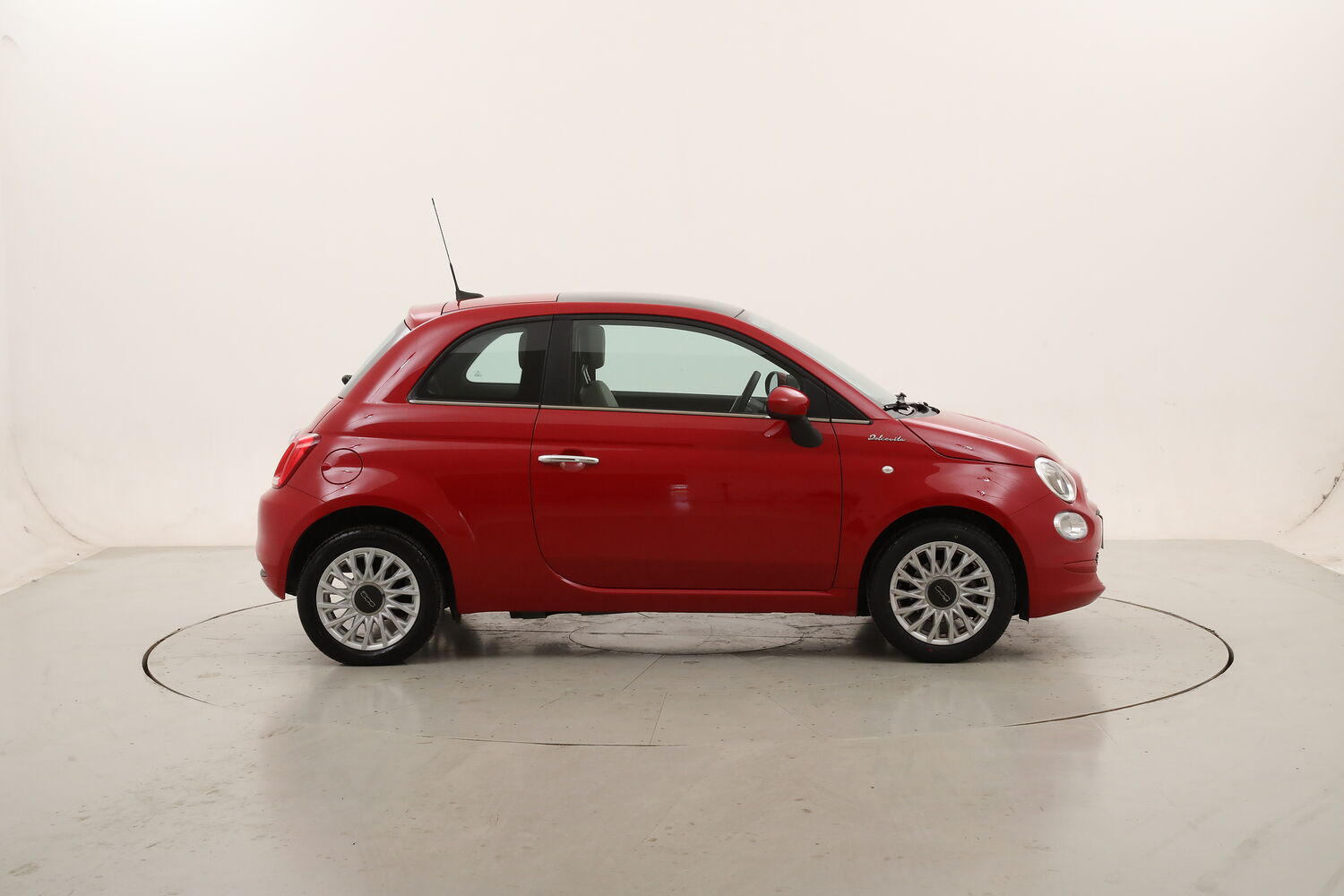 Fiat 500 Hybrid Dolcevita usata del 2022 con 29.782 km