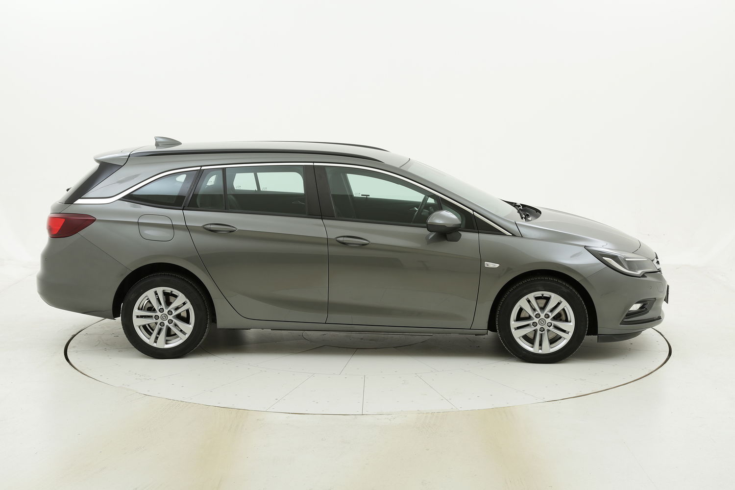 Opel Astra usata del 2017 con 114.532 km