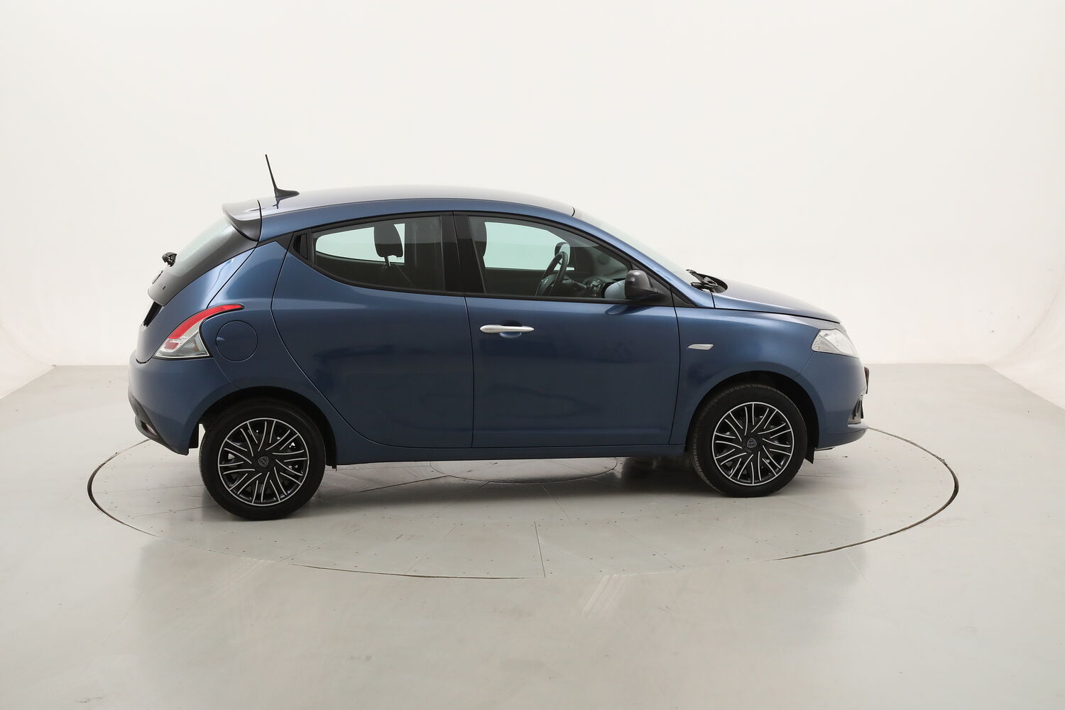Lancia Ypsilon Hybrid Silver Plus usata del 2023 con 28.593 km