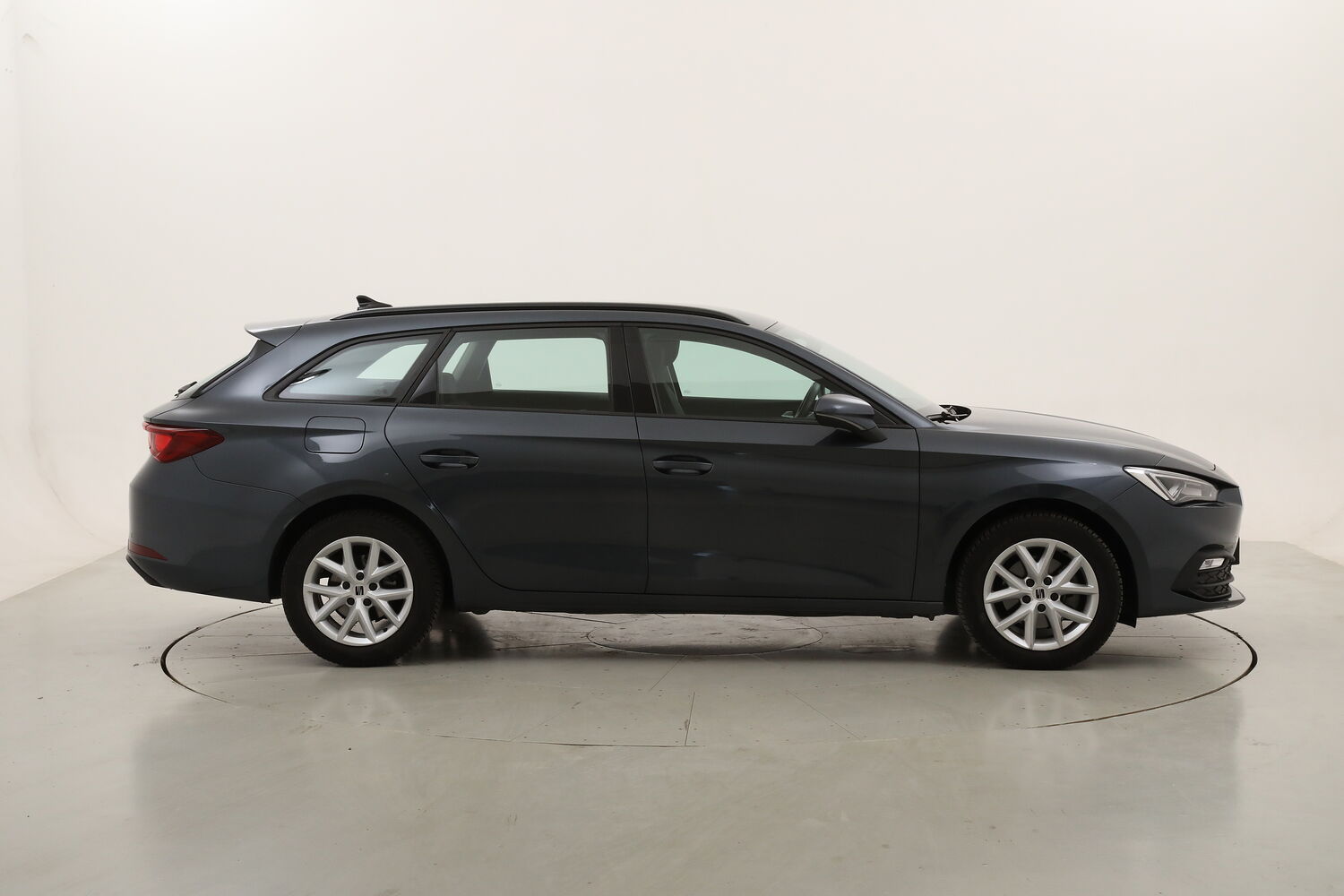Seat Leon ST Business DSG usata del 2022 con 79.576 km