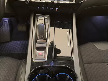 Peugeot 508 SW Allure EAT8 1.5 Diesel 131CV Automatico Leva del cambio