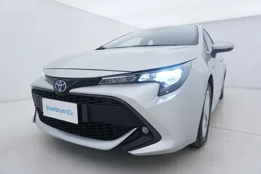 Toyota Corolla TS Hybrid Active 1.8 Full Hybrid 122CV Automatico Visione frontale