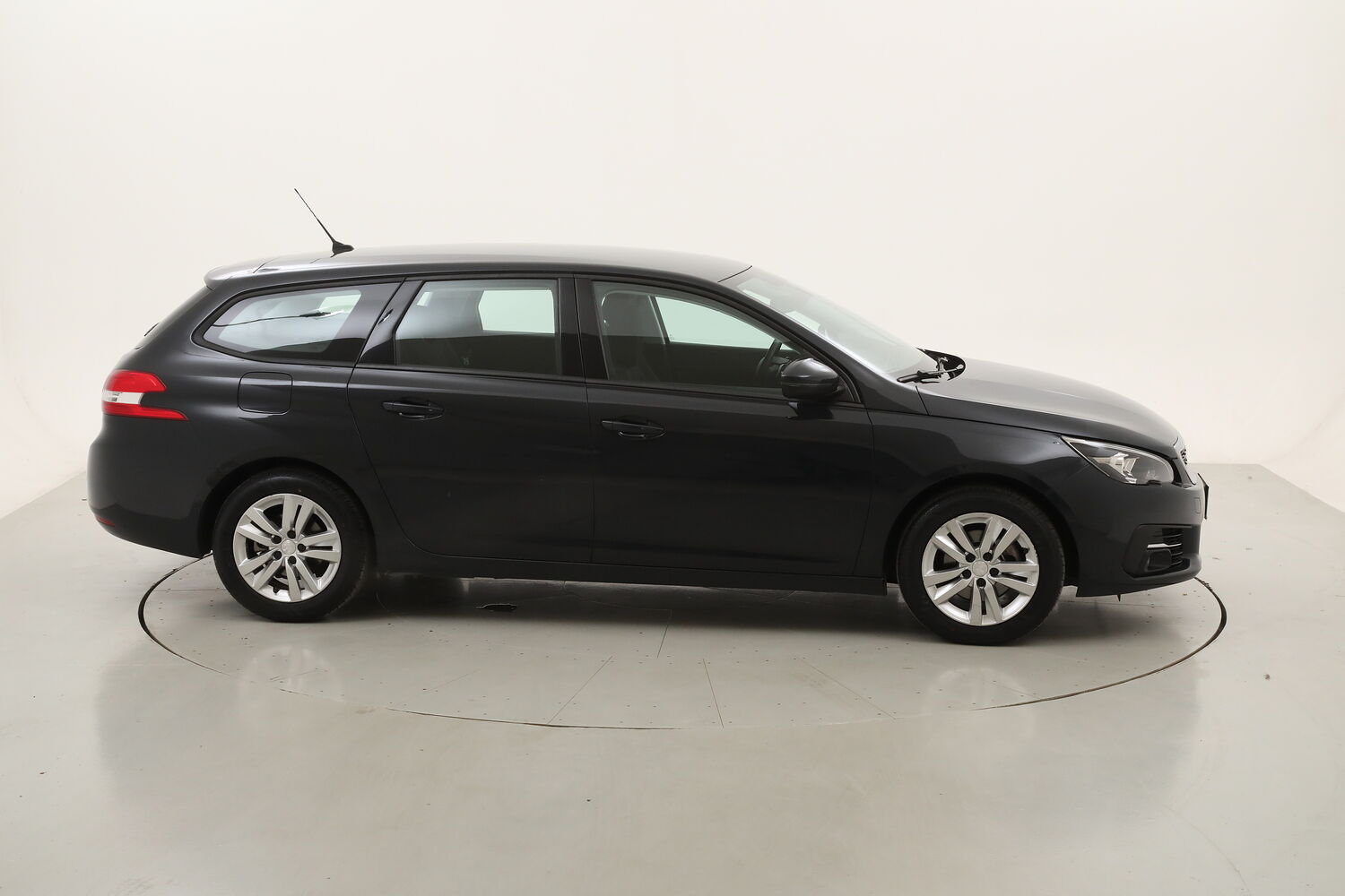 Peugeot 308 SW Business EAT8 usata del 2020 con 48.573 km