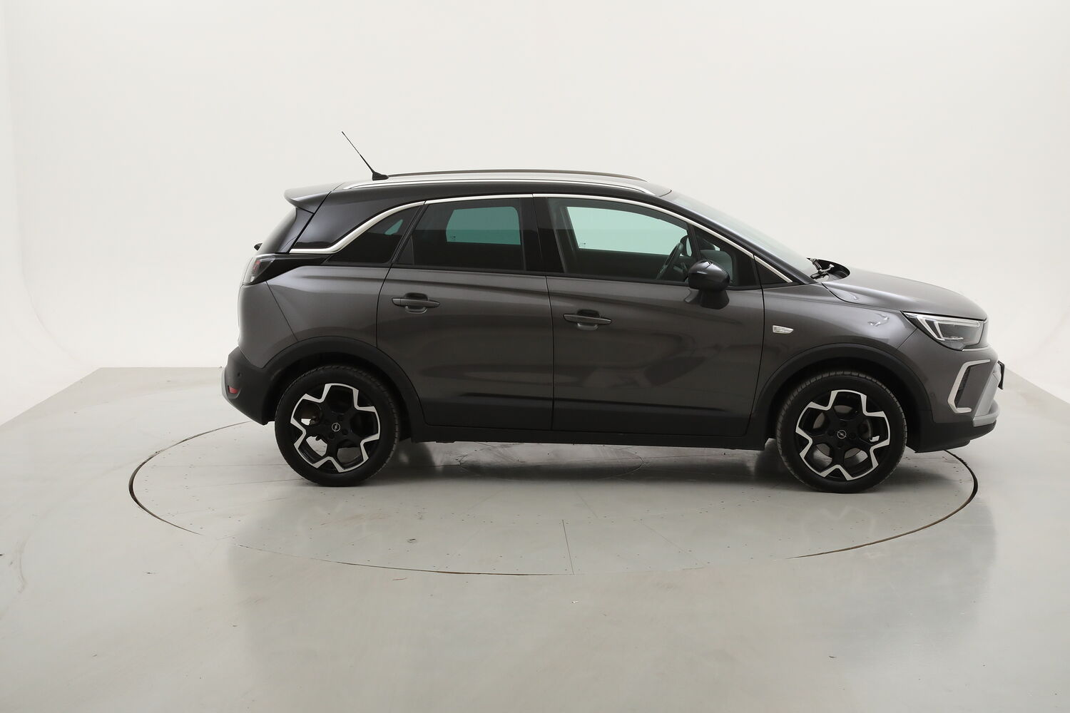 Opel Crossland Elegance usata del 2023 con 19.330 km