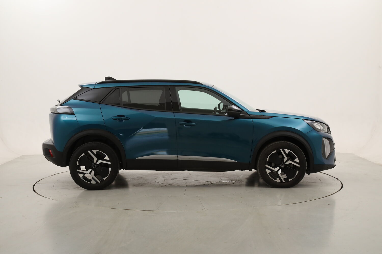 Peugeot 2008 Allure usata del 2025 con 15.968 km