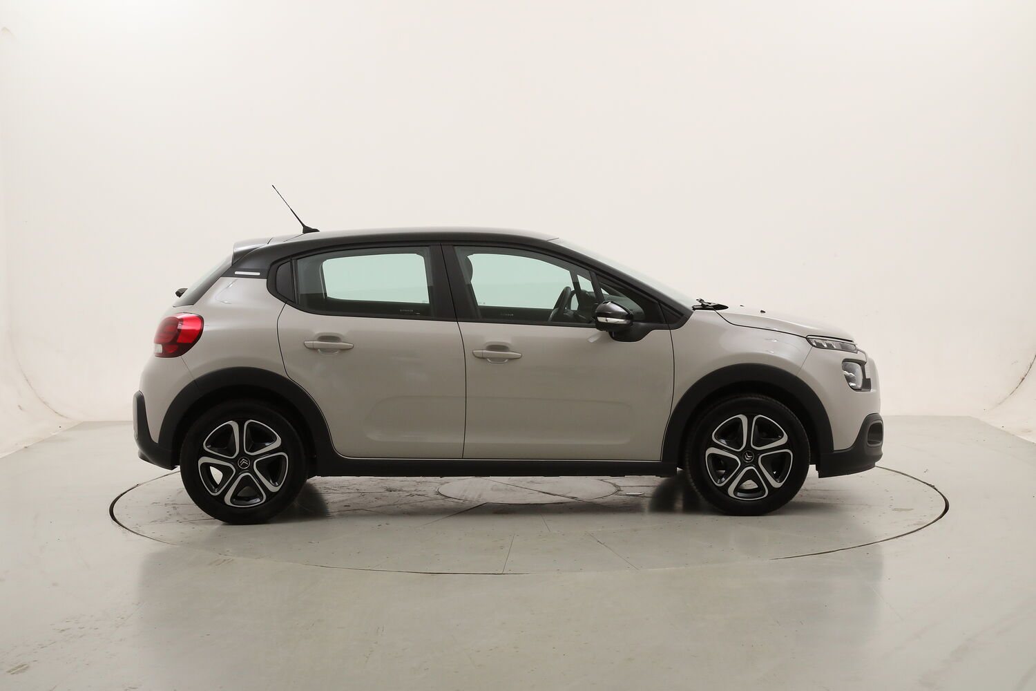 Citroen C3 Feel Pack usata del 2024 con 42.814 km