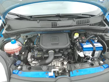 Fiat Panda Hybrid Cross 1.0 Mild Hybrid 69CV Manuale Vano motore