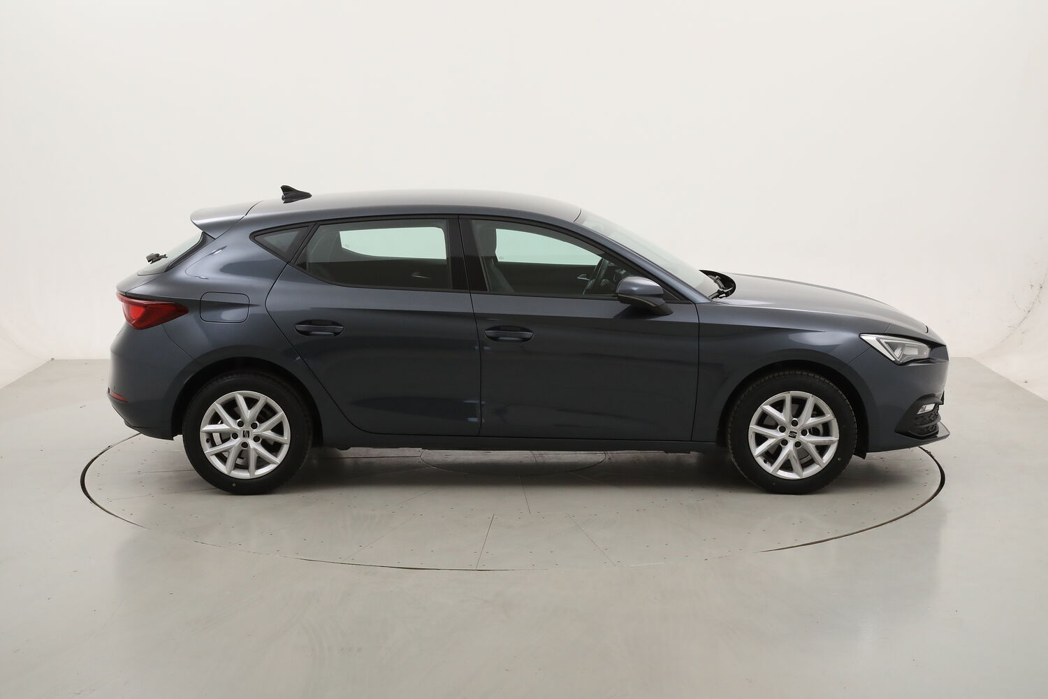 Seat Leon Business DSG usata del 2021 con 41.400 km