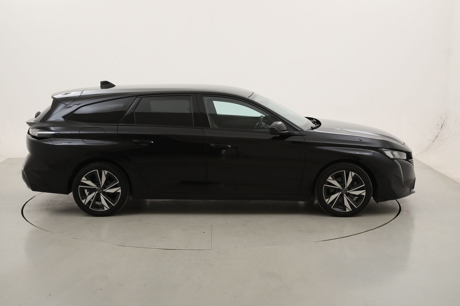 Peugeot 308 SW Allure EAT8 usata del 2022 con 111.651 km