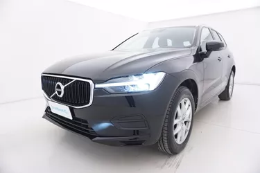 Volvo XC60 B4 Business Geartronic AWD 2.0 Mild Hybrid 197CV Automatico Visione frontale