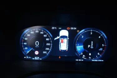 Volvo XC60 B4 Business Geartronic AWD 2.0 Mild Hybrid 197CV Automatico Interni