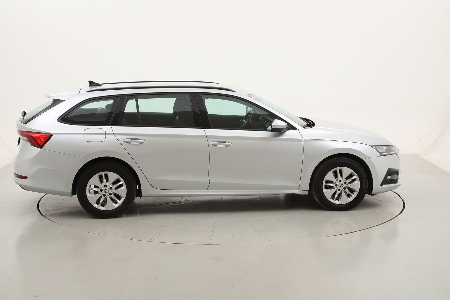 Skoda Octavia Wagon Executive DSG usata del 2022 con 91.658 km