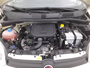 Fiat Panda Hybrid City Life 1.0 Mild Hybrid 70CV Manuale Vano motore