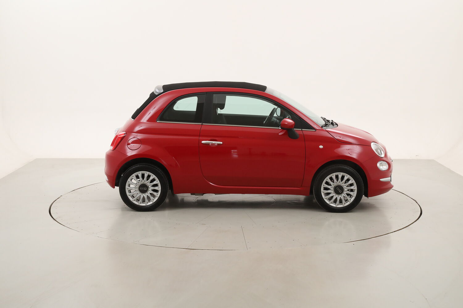 Fiat 500 Hybrid Cabrio Dolcevita usata del 2024 con 18.313 km