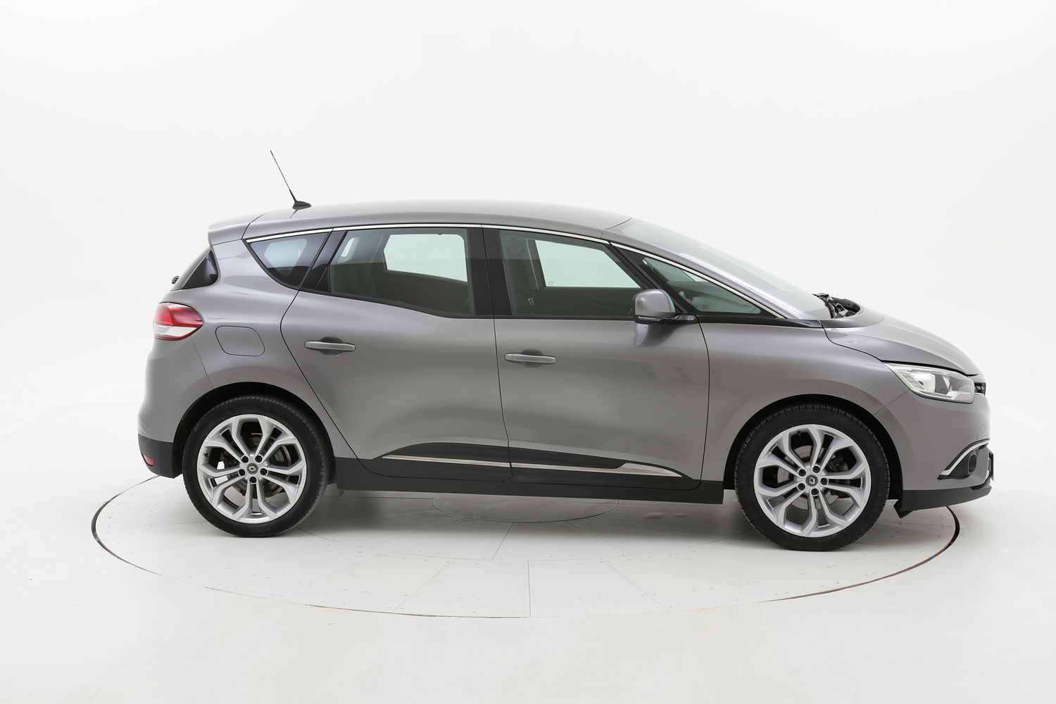 Renault Scenic usata del 2018 con 43.560 km