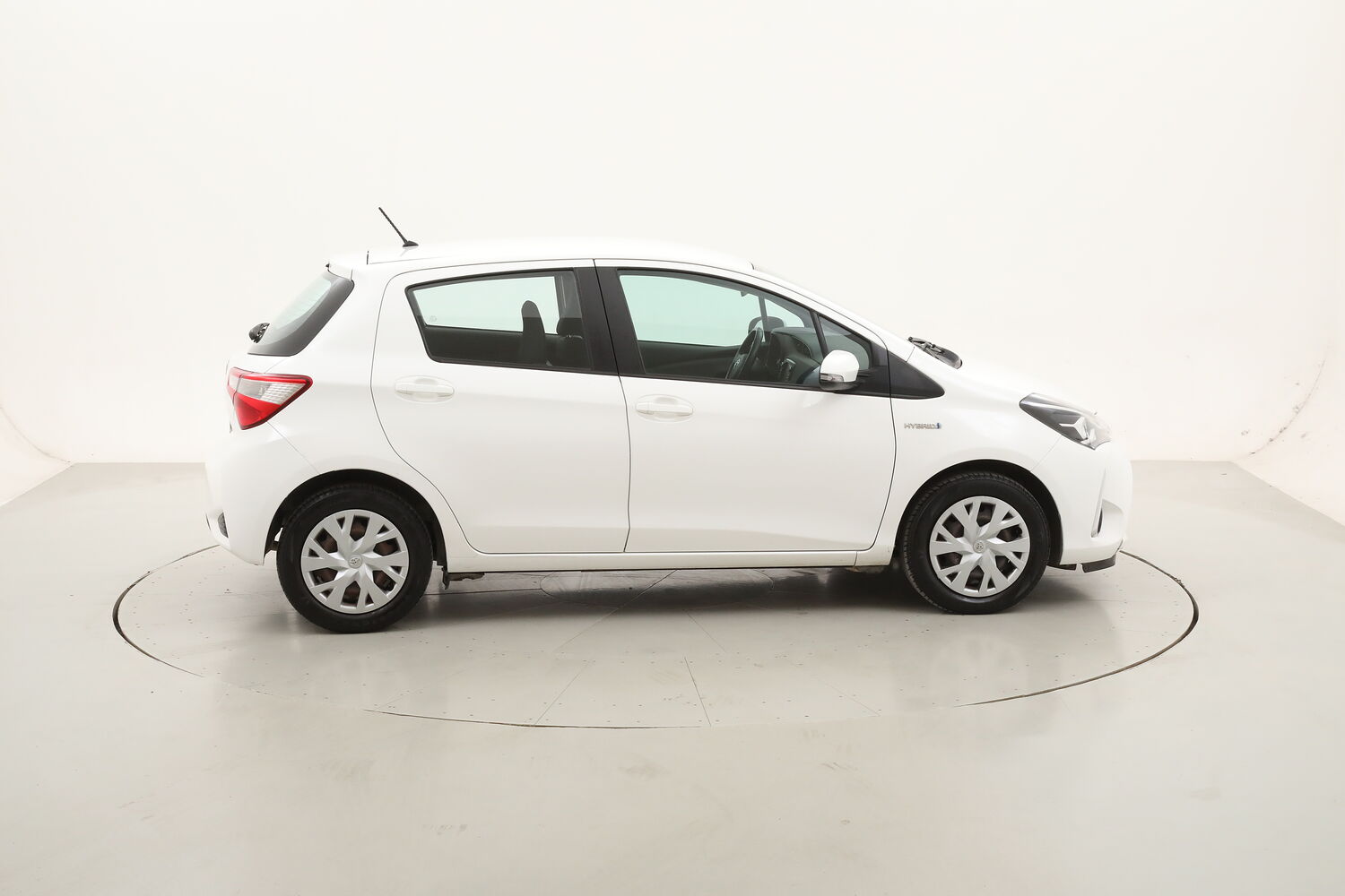 Toyota Yaris Hybrid Business usata del 2017 con 80.585 km