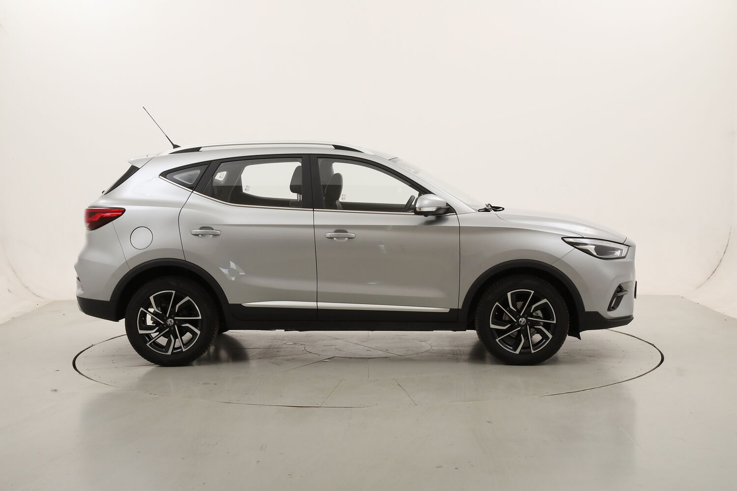 MG ZS Luxury usata del 2025 con 13.063 km