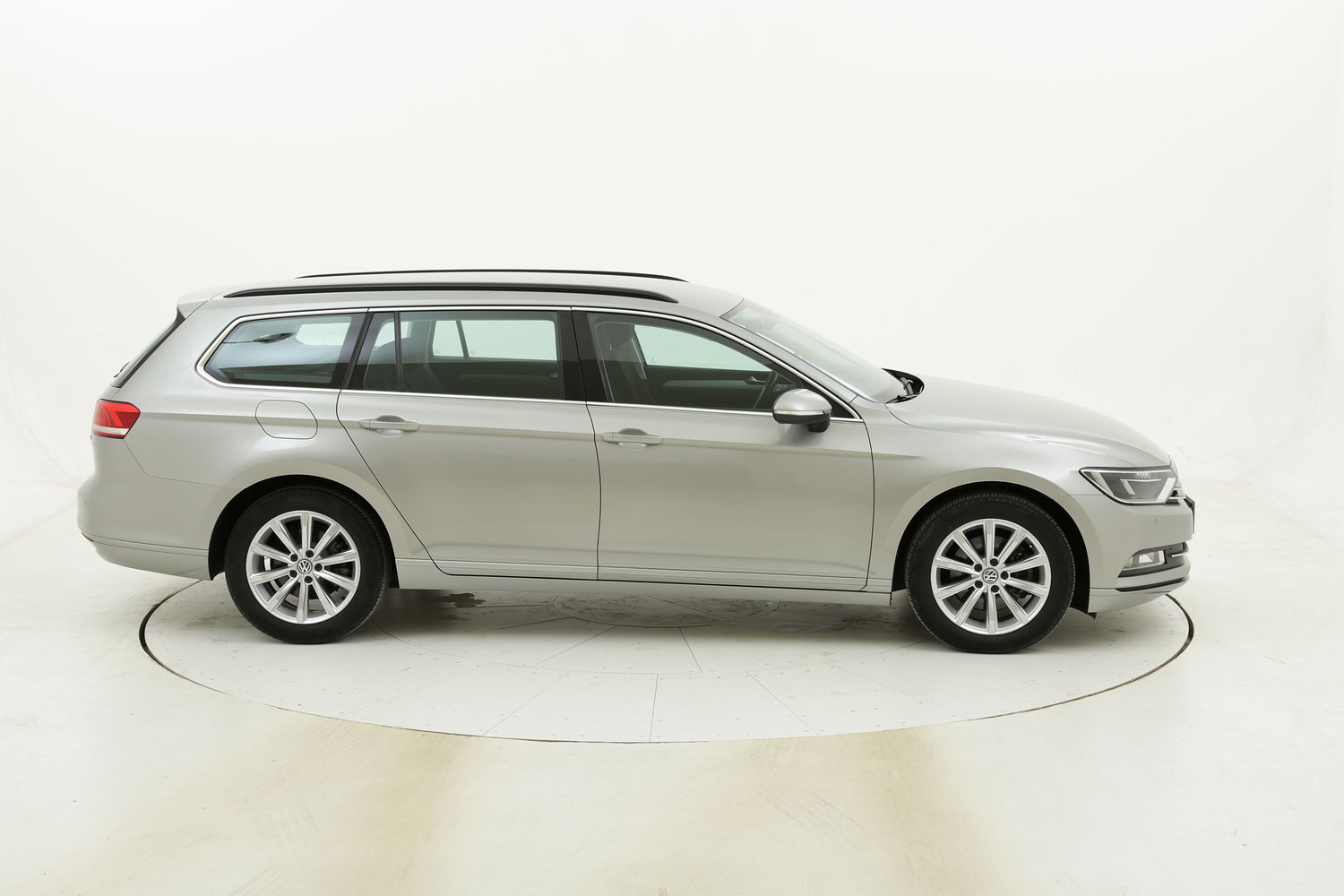 Volkswagen Passat Variant Comfortline DSG usata del 2017 con 92.568 km