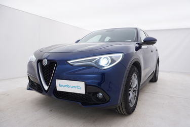 Alfa Romeo Stelvio Da un'altra prospettiva Alfa Romeo Stelvio Da un'altra prospettiva